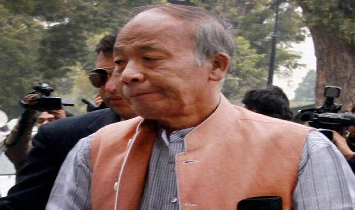 Manipur CM Okram Ibobi escapes unhurt in open firing