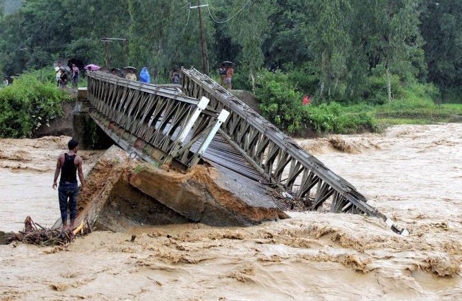 Flood situation improves in north Bengal, death toll at 7