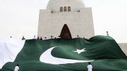 Pakistan hoists 'largest flag