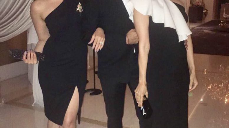 Kareena Kapoor Khan, Karisma Kapoor twin in black at Ambani bash