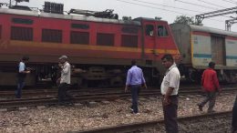 Jammu Rajdhani Express derails at New Delhi Railway station