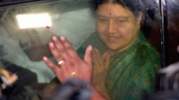 parole: Sasikala leaves for Bengaluru prison as parole ends
